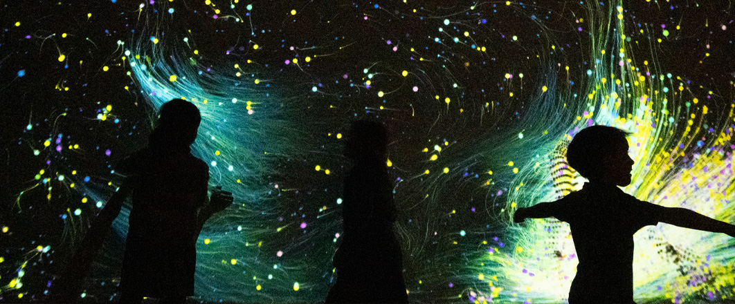 Children playing in Quantum Space in the Thomas A. Rutkowski Discovery Gallery.