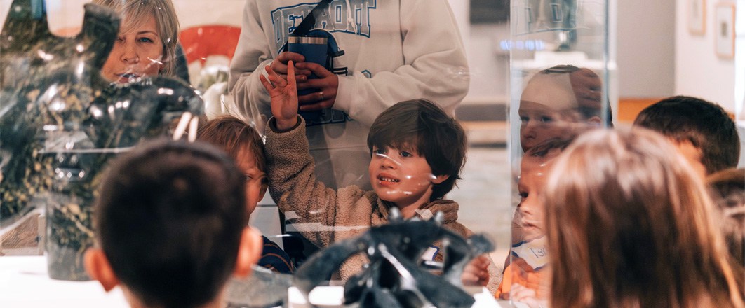 Kindergarten students in the museum's Inuit Wing.